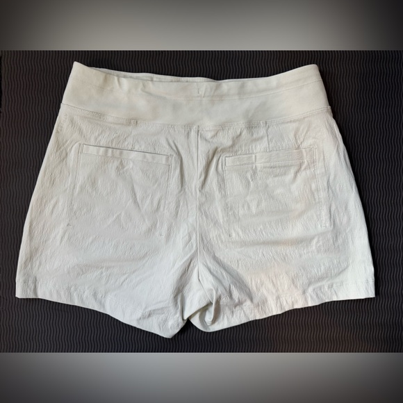 Athleta Trekkie North Shorts Celadon - Picture 6 of 7